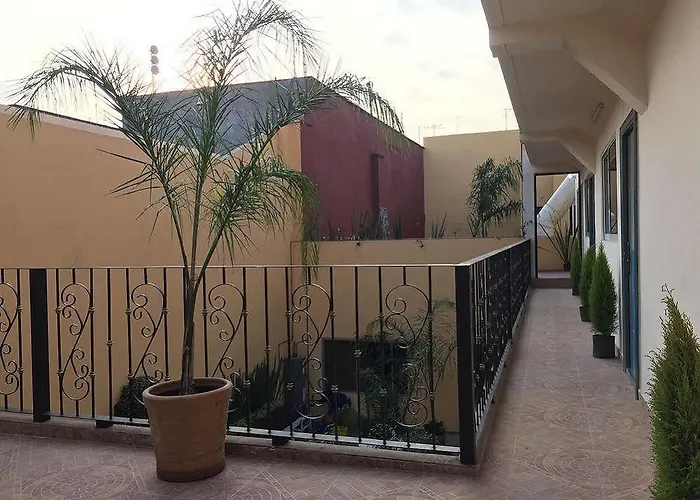 Hotel Oyo Oasis Centro Cerca Del Hospital Issste Hospital Jose Ma Morelos 2*